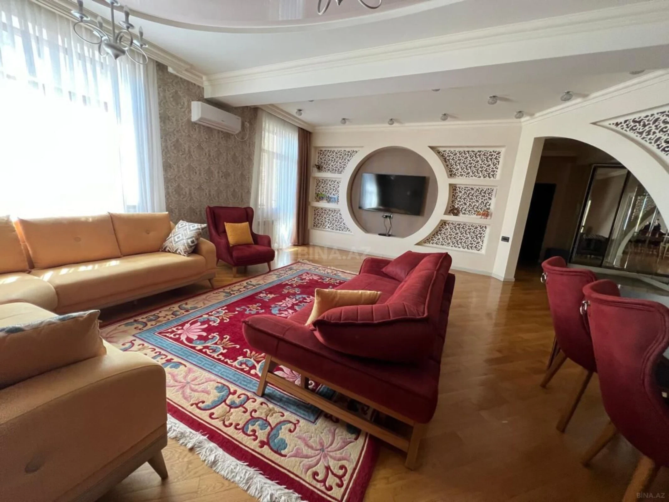 Satılır 3 otaqlı mənzil 161 m²