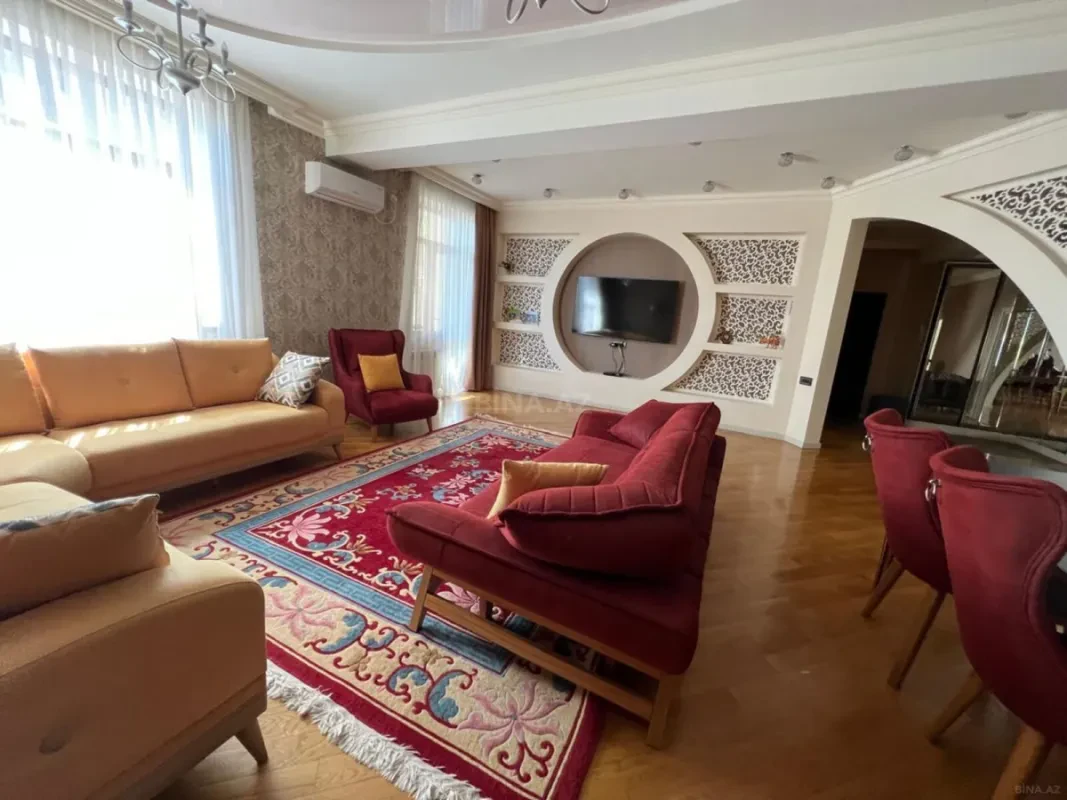 Satılır 3 otaqlı mənzil 161 m²