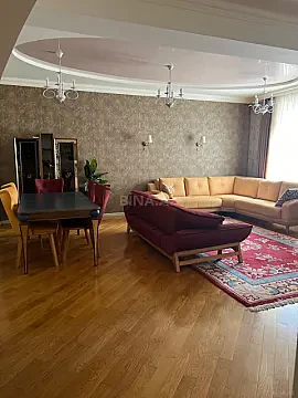 Satılır 3 otaqlı mənzil 161 m²