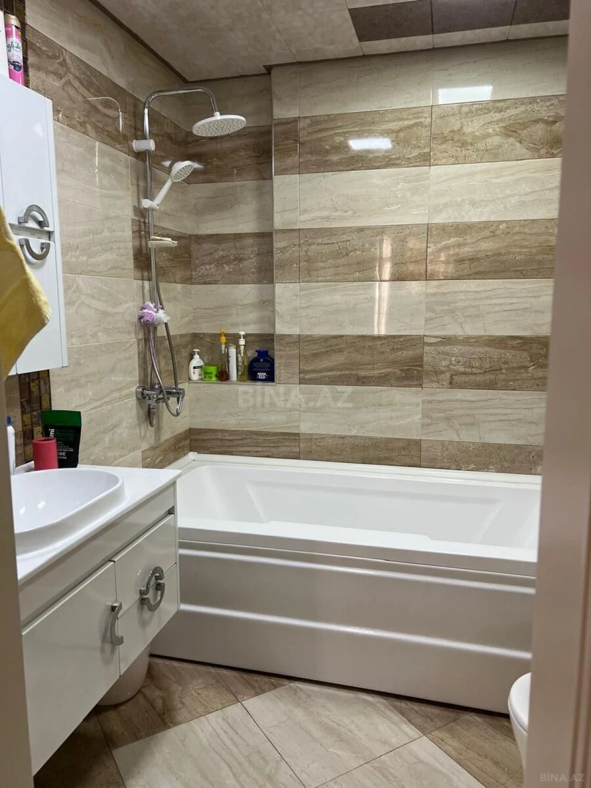 Satılır 3 otaqlı mənzil 161 m²