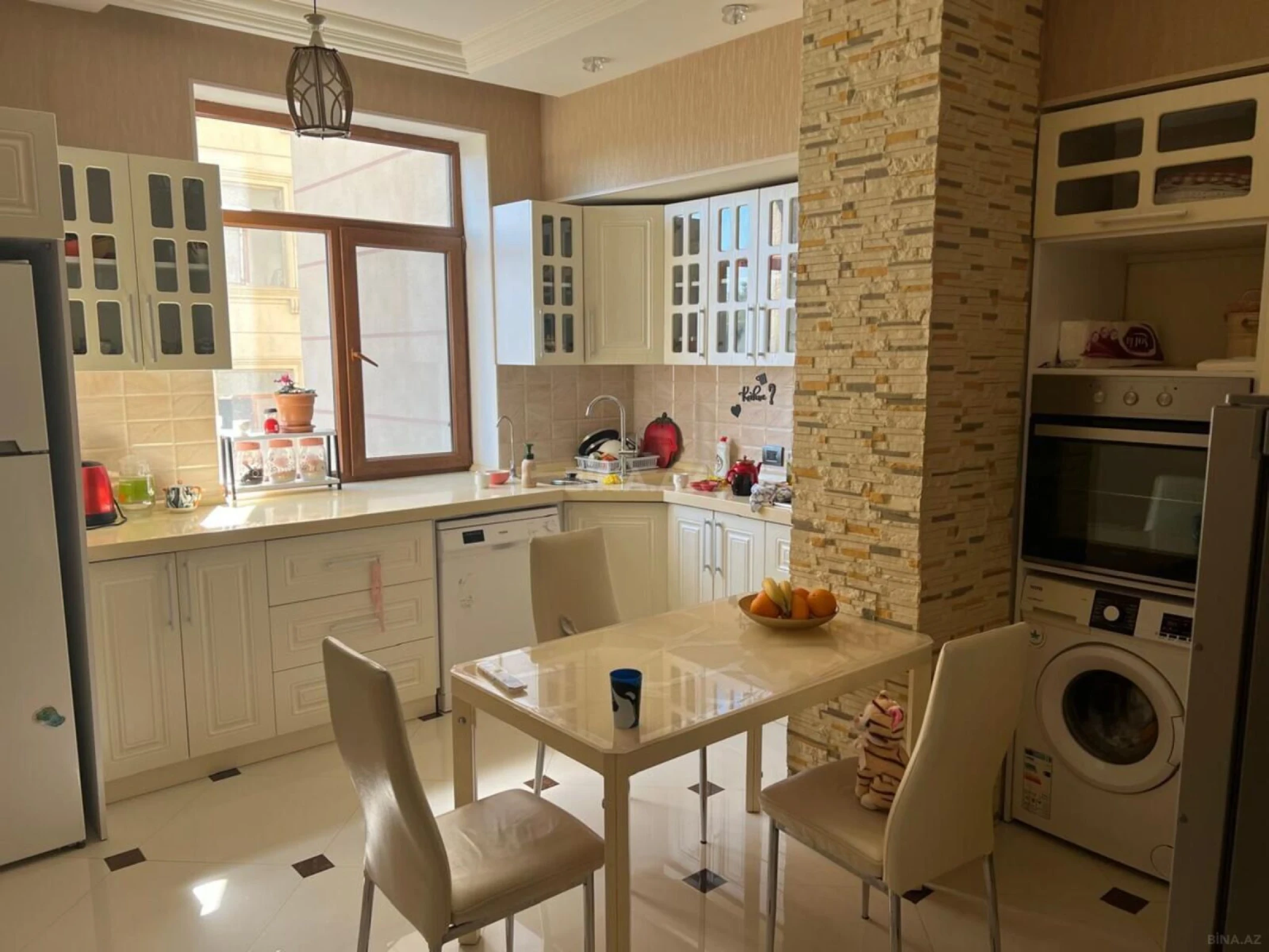 Satılır 3 otaqlı mənzil 161 m²