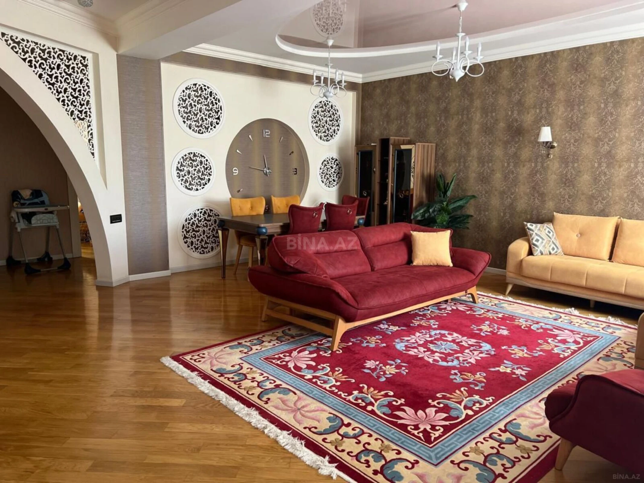 Satılır 3 otaqlı mənzil 161 m²