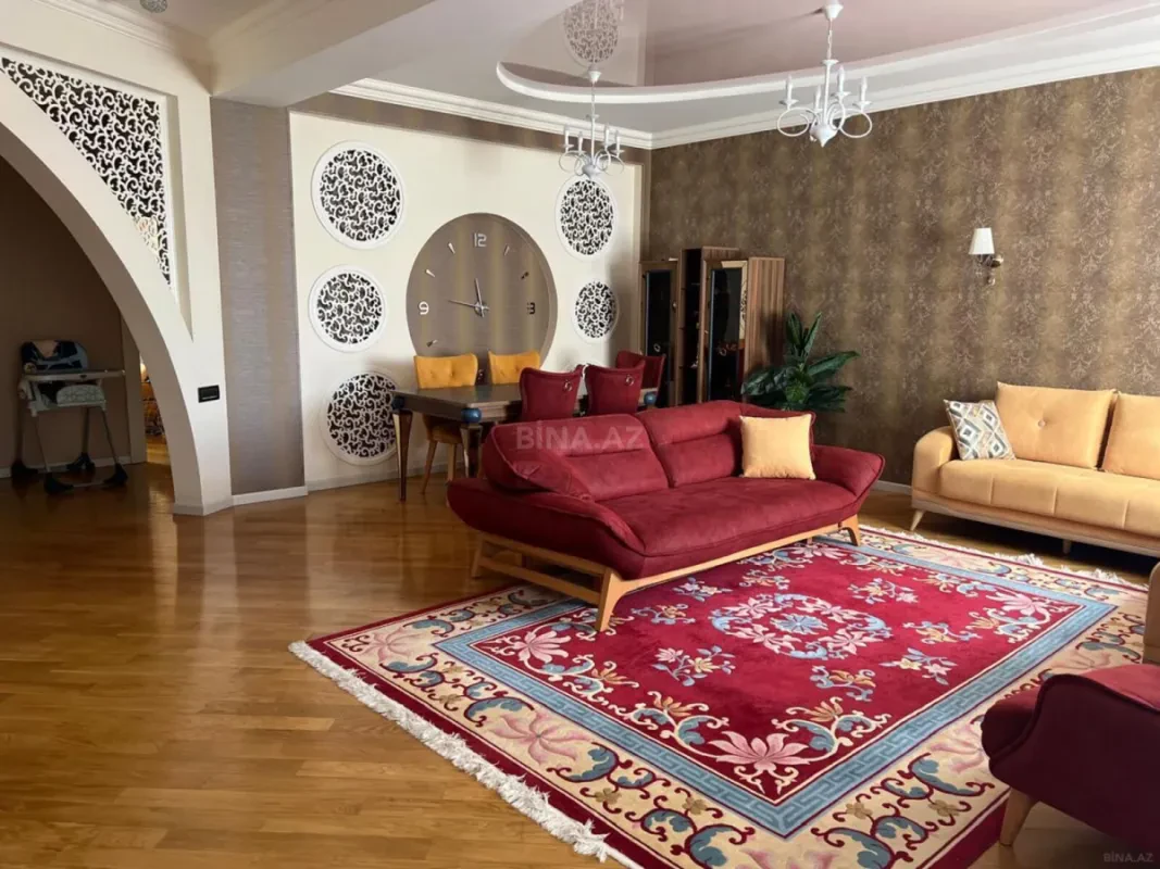 Satılır 3 otaqlı mənzil 161 m²