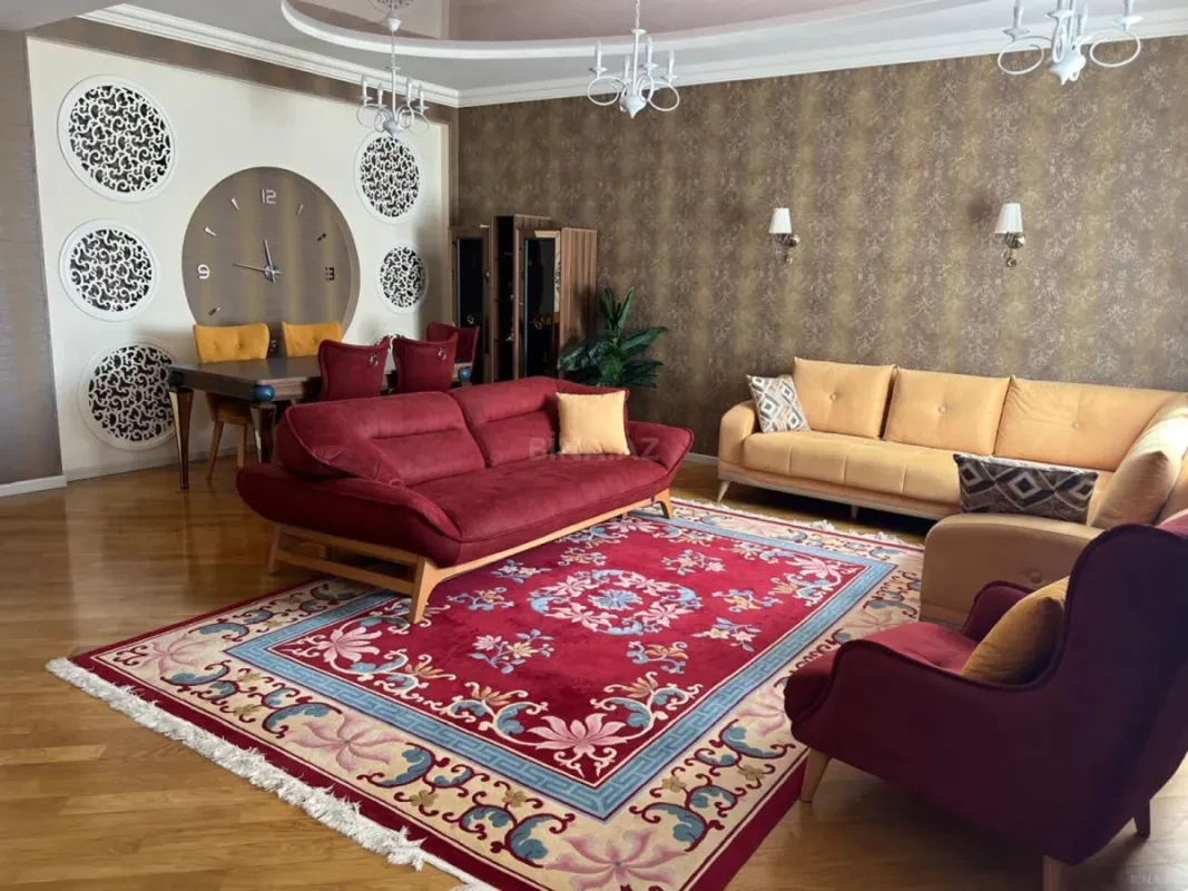 Satılır 3 otaqlı mənzil 161 m²