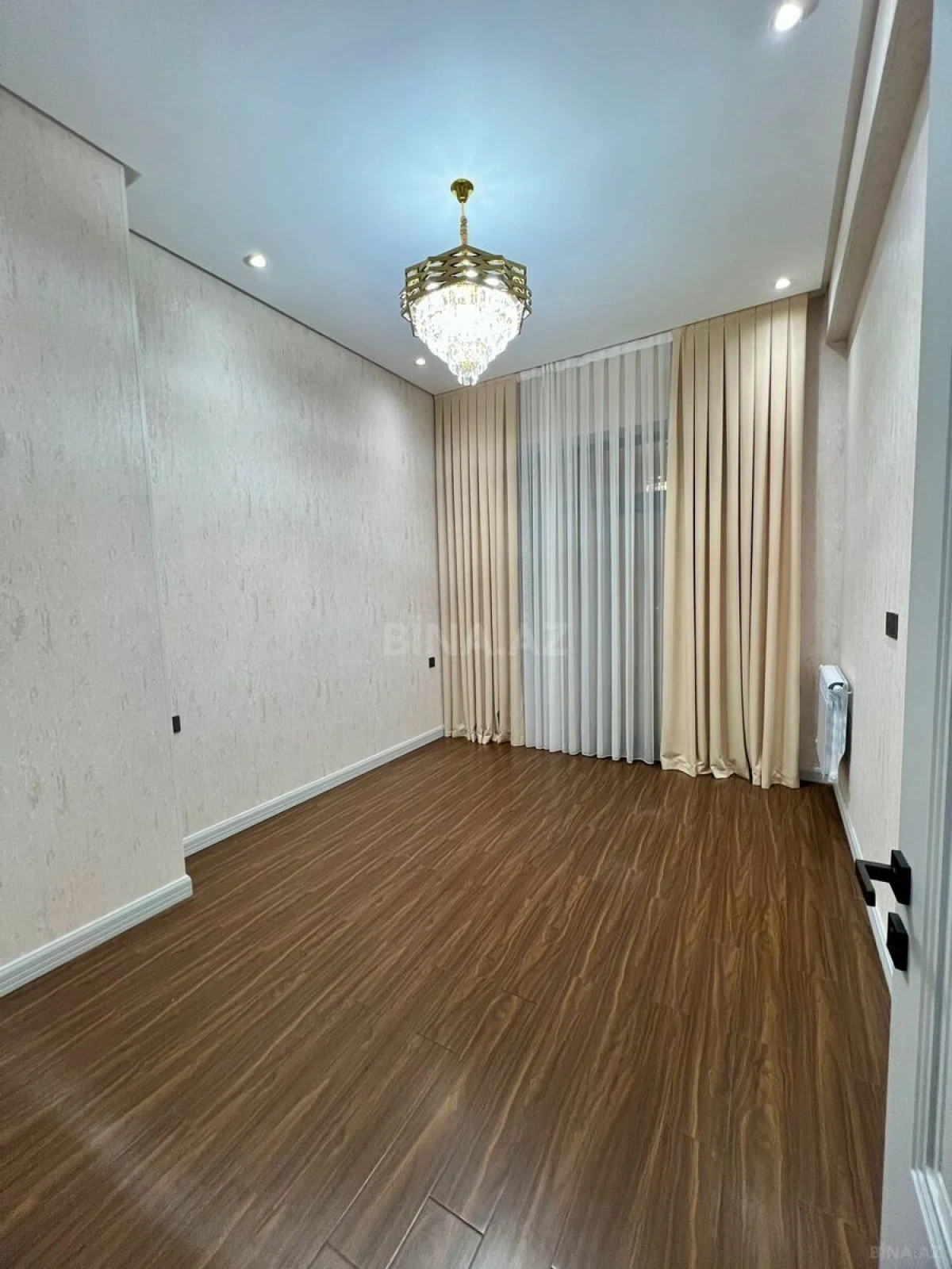 Kirayə verilir 3 otaqlı mənzil 105 m²