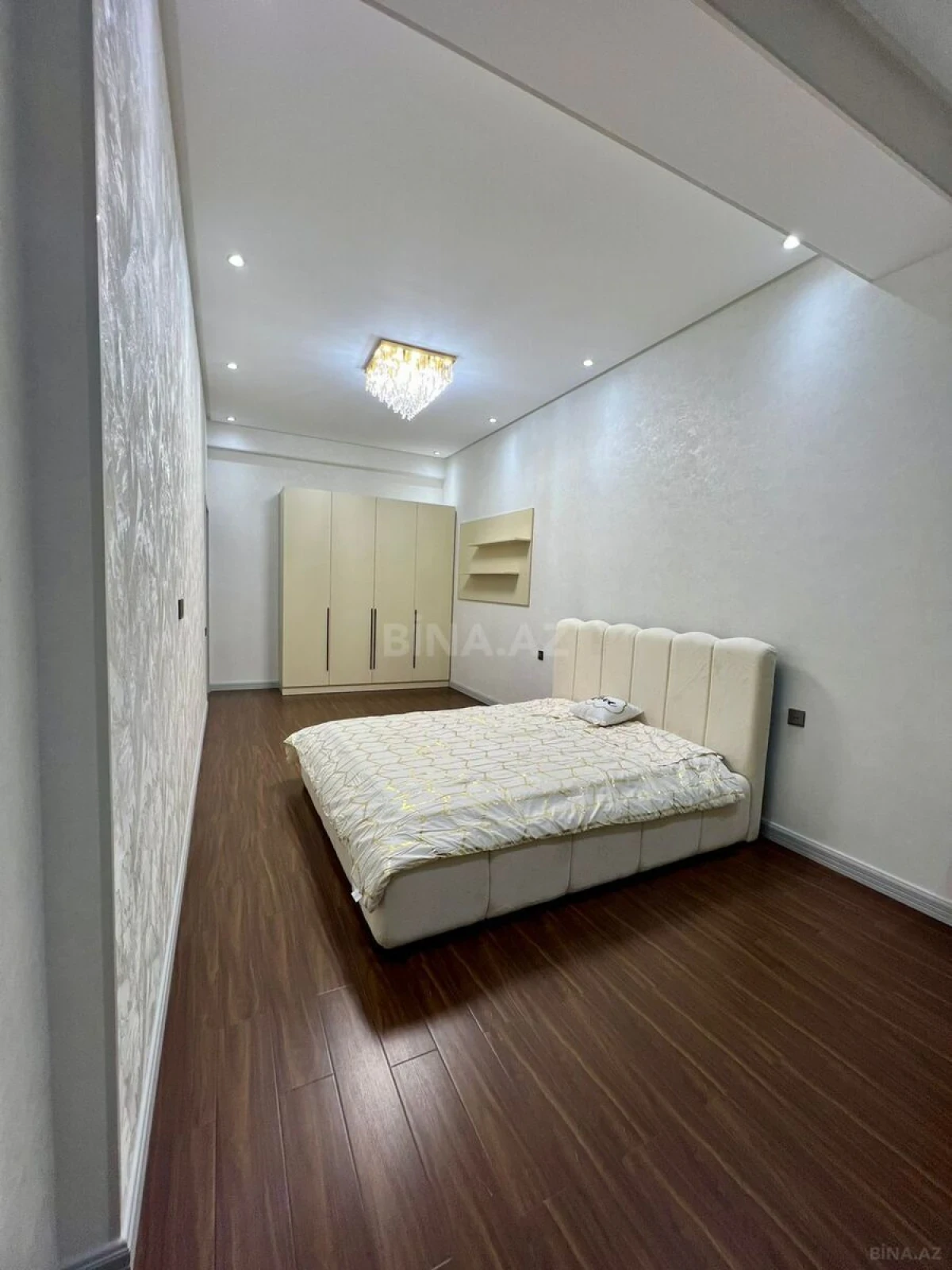 Kirayə verilir 3 otaqlı mənzil 105 m²