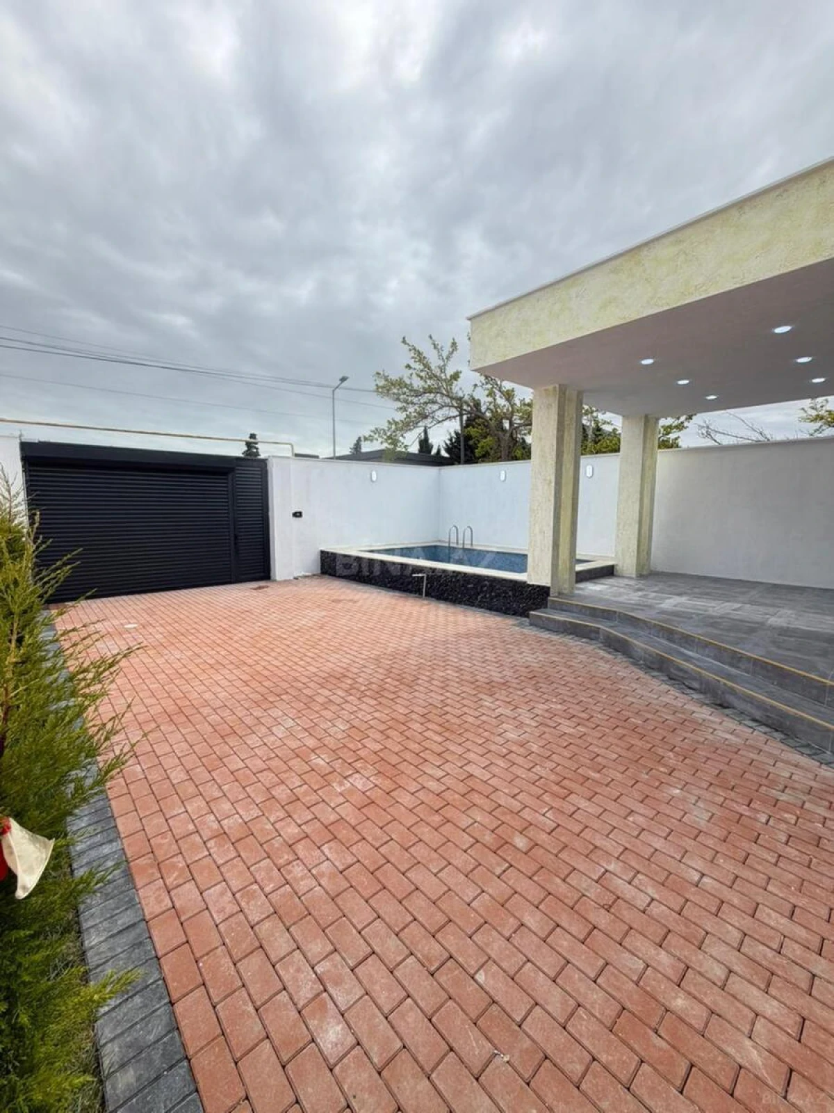 Satılır 4 otaqlı həyət evi 140 m²