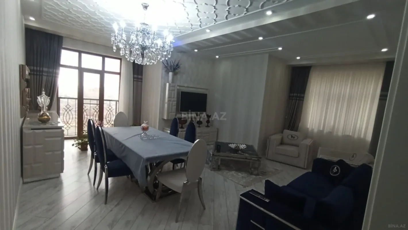 Satılır 4 otaqlı mənzil 140 m²