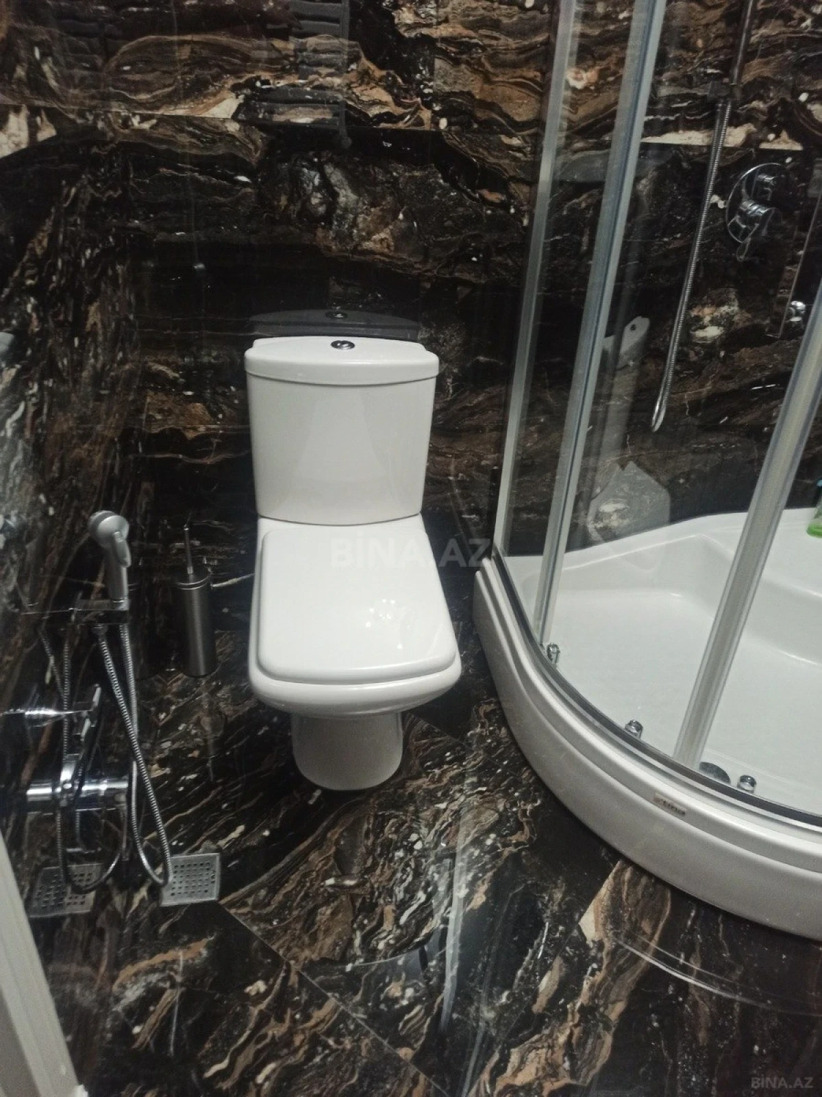 Satılır 4 otaqlı mənzil 140 m²