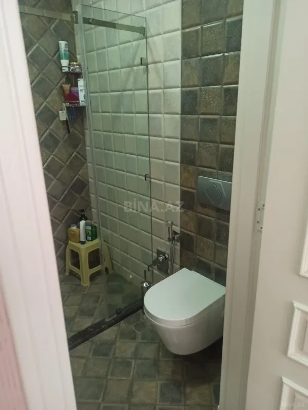 Satılır 4 otaqlı mənzil 140 m²