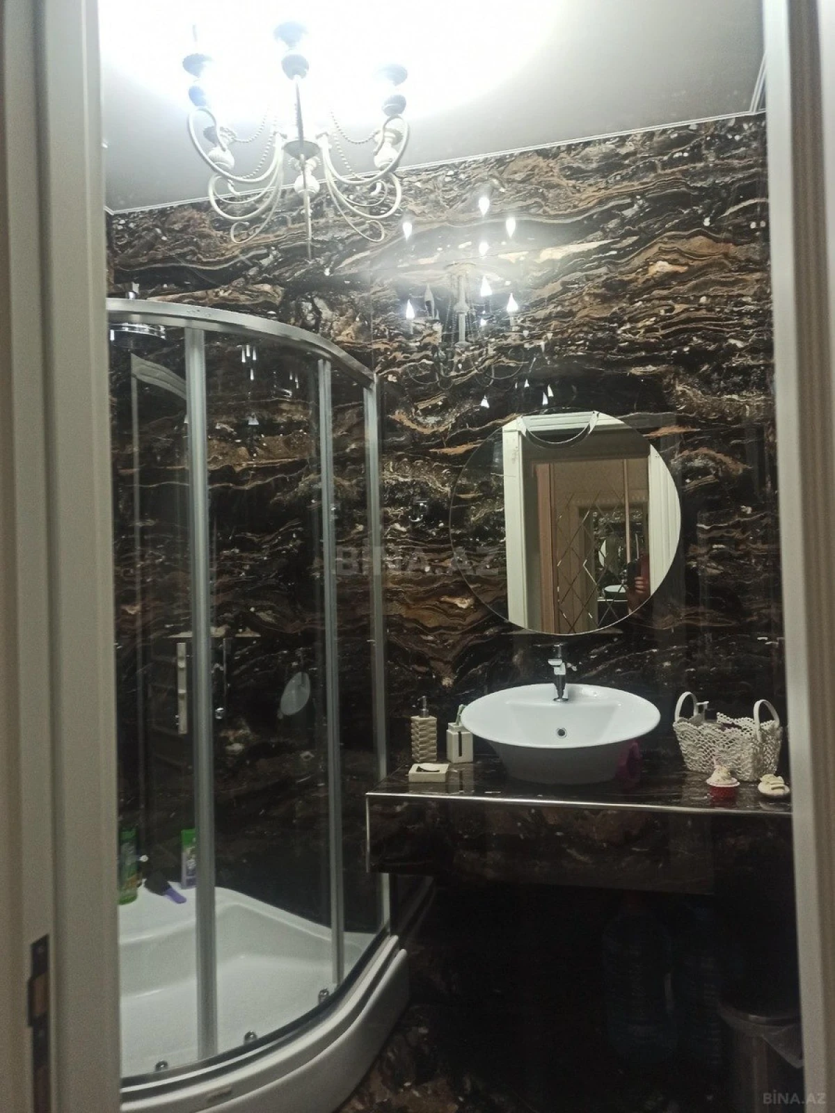 Satılır 4 otaqlı mənzil 140 m²