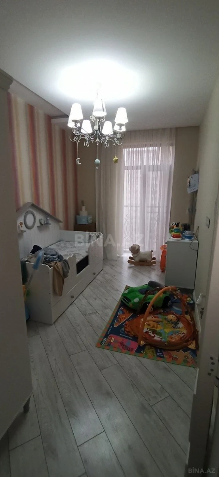 Satılır 4 otaqlı mənzil 140 m²