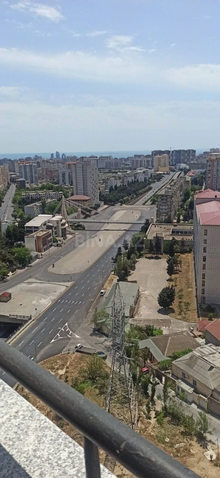 Satılır 4 otaqlı mənzil 140 m²