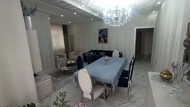 Satılır 4 otaqlı mənzil 140 m²