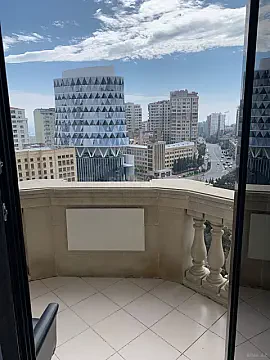Satılır 3 otaqlı mənzil 104 m²