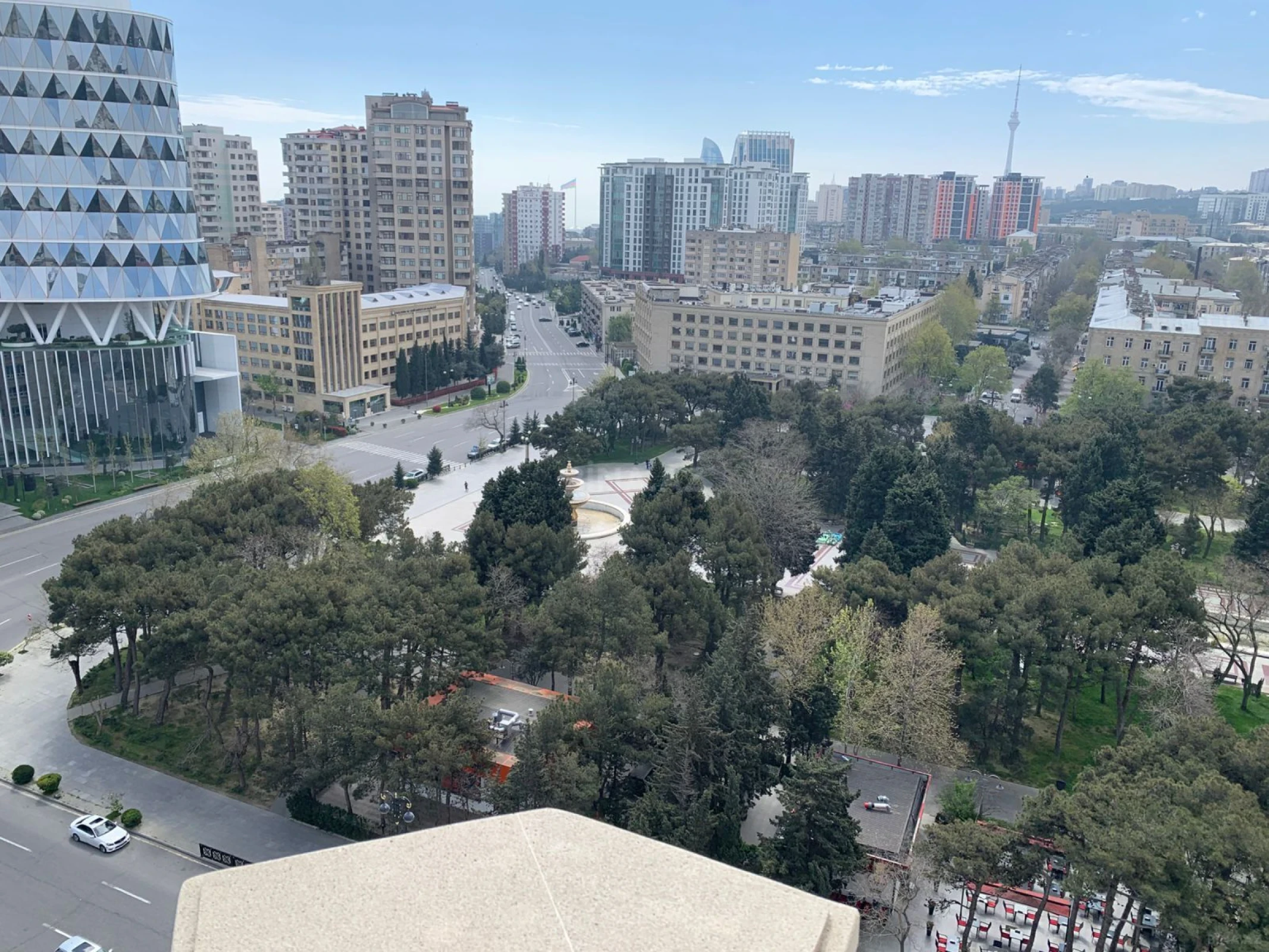 Satılır 3 otaqlı mənzil 104 m²