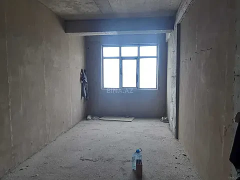 Satılır 4 otaqlı mənzil 200 m²