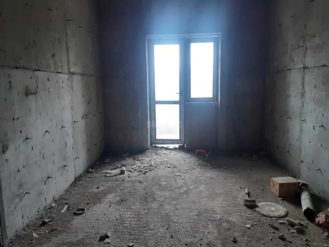 Satılır 4 otaqlı mənzil 200 m²