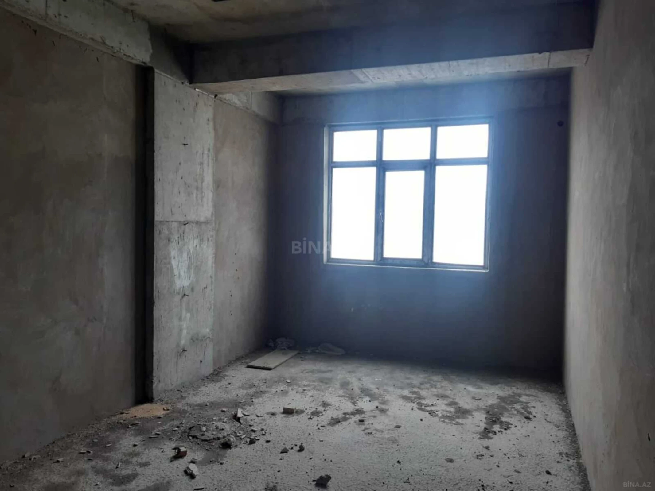 Satılır 4 otaqlı mənzil 200 m²