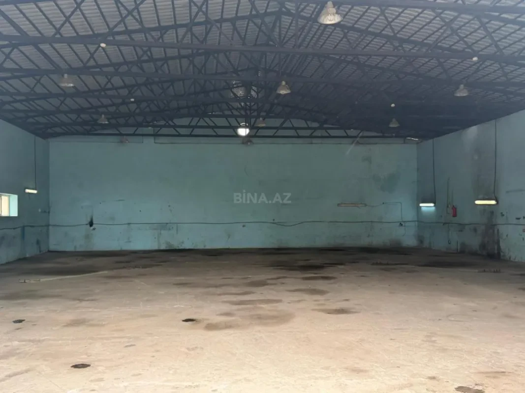 Satılır obyekt 700 m²
