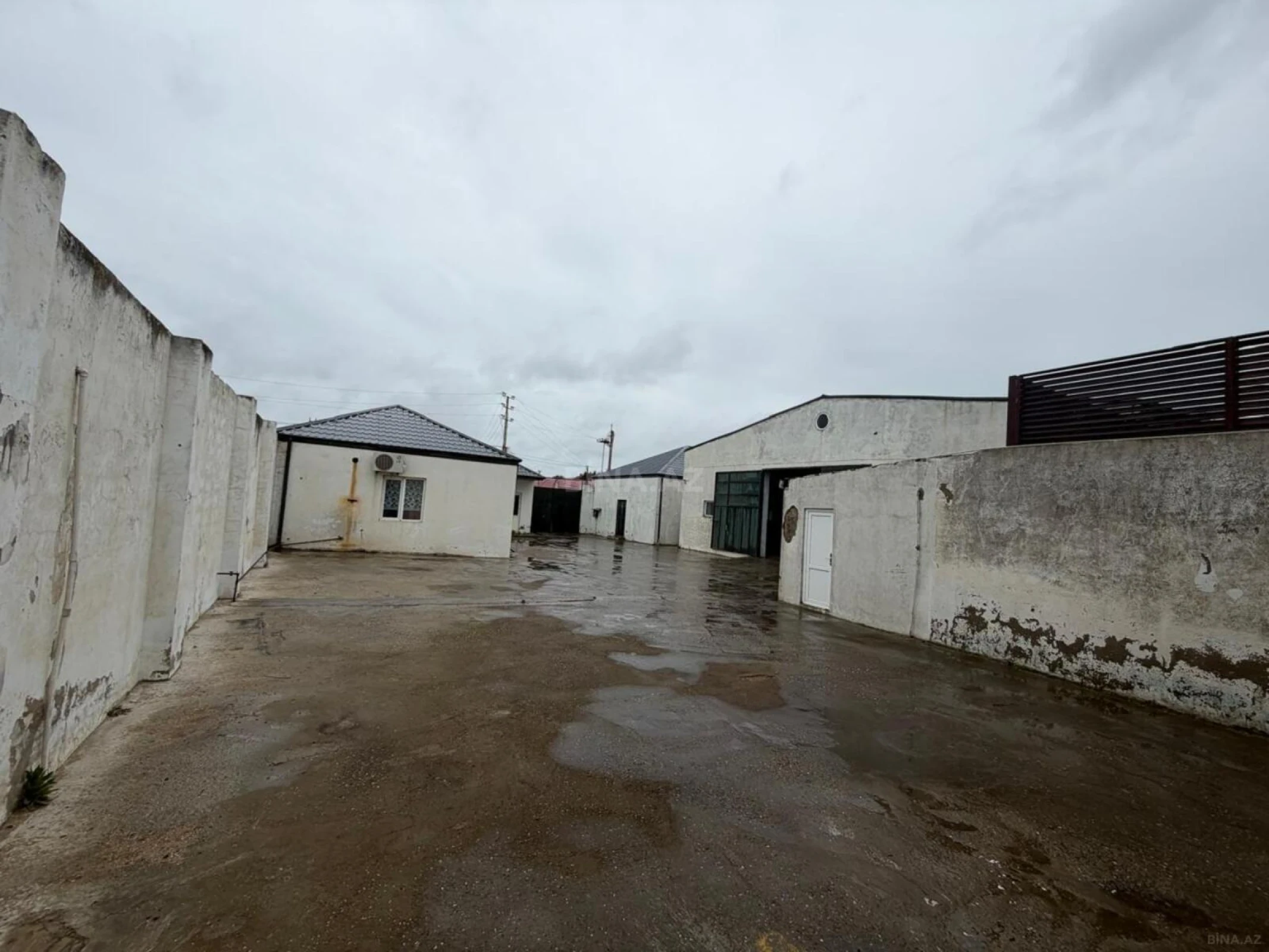 Satılır obyekt 700 m²