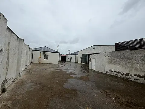 Satılır obyekt 700 m²