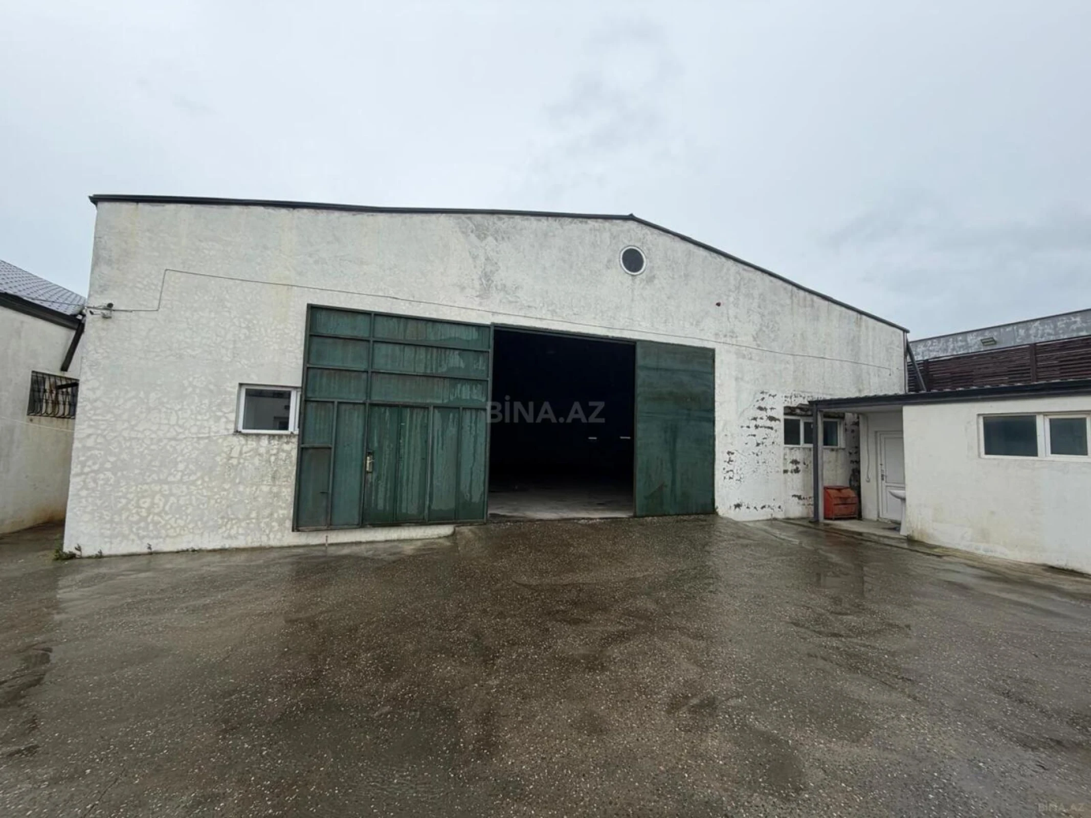 Satılır obyekt 700 m²