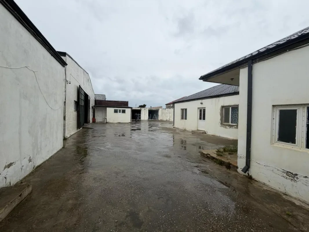 Satılır obyekt 700 m²