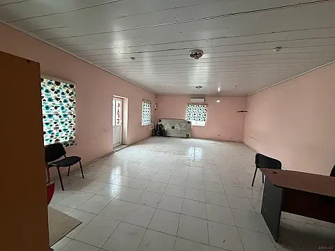 Satılır obyekt 700 m²