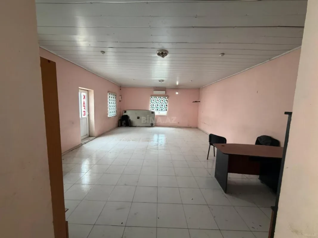 Satılır obyekt 700 m²