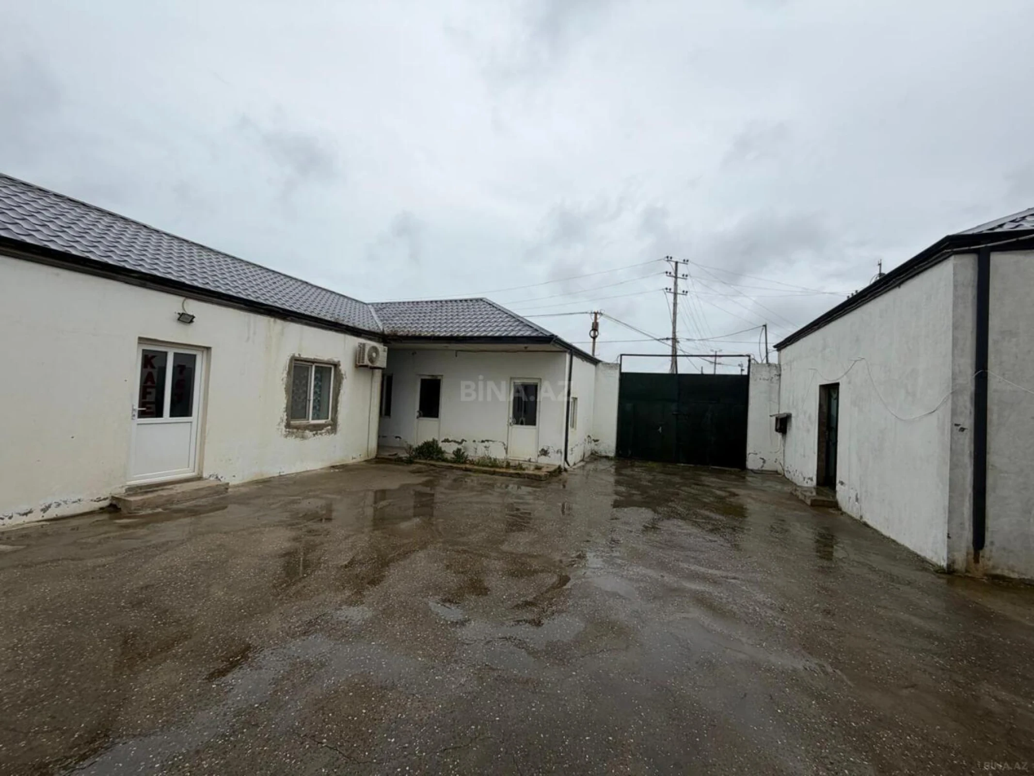 Satılır obyekt 700 m²