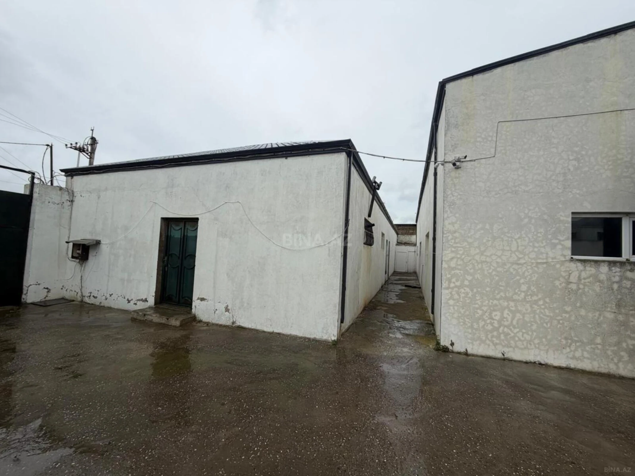 Satılır obyekt 700 m²