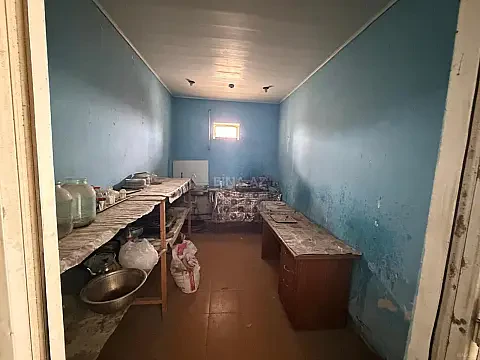 Satılır obyekt 700 m²