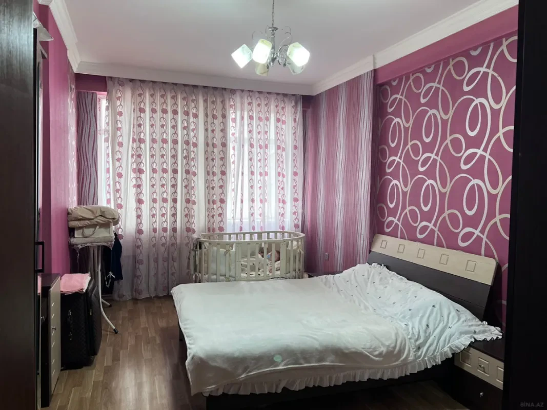 Satılır 2 otaqlı mənzil 87 m²
