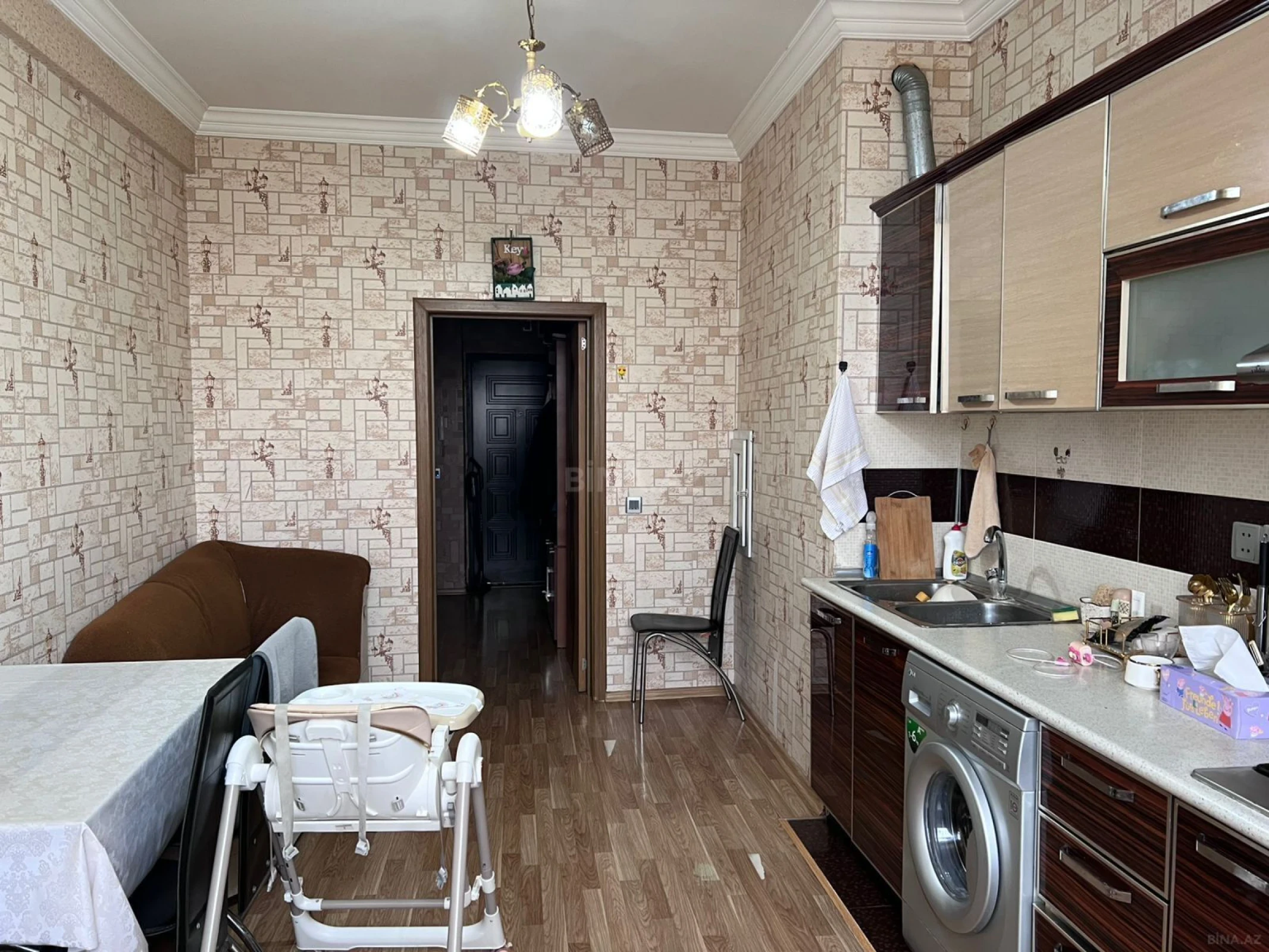 Satılır 2 otaqlı mənzil 87 m²