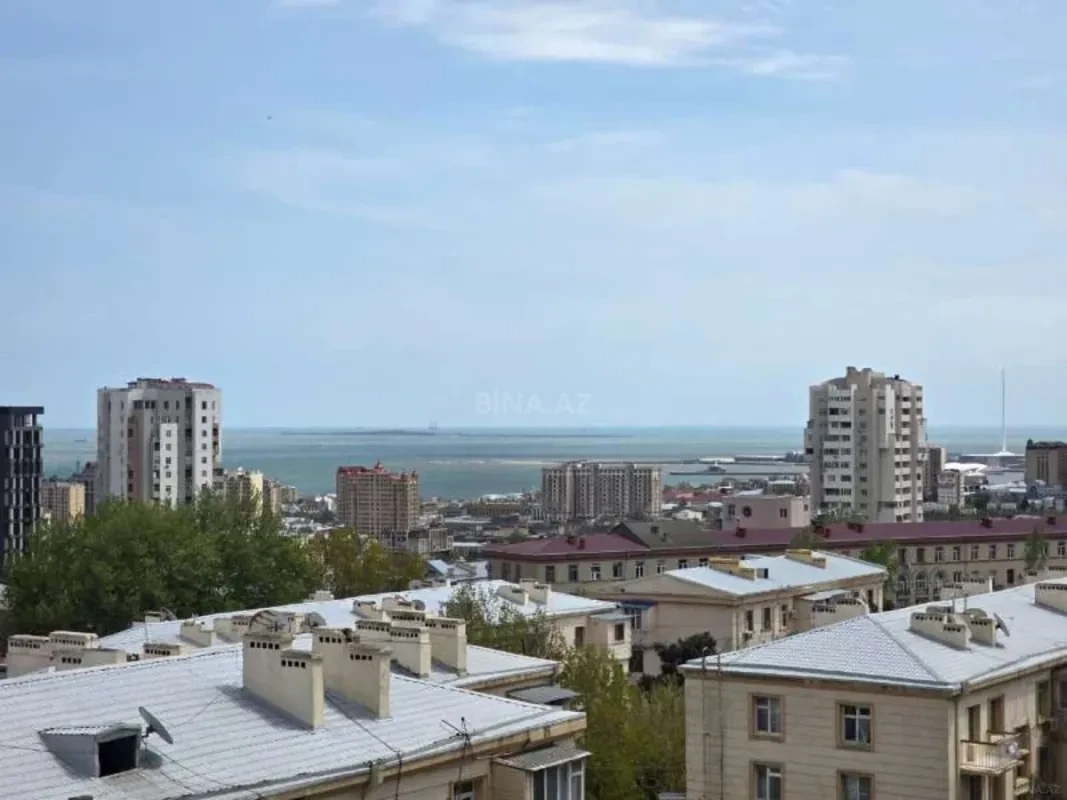 Satılır 3 otaqlı mənzil 147 m²