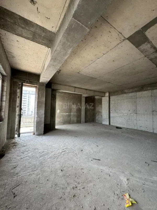 Satılır 3 otaqlı mənzil 147 m²