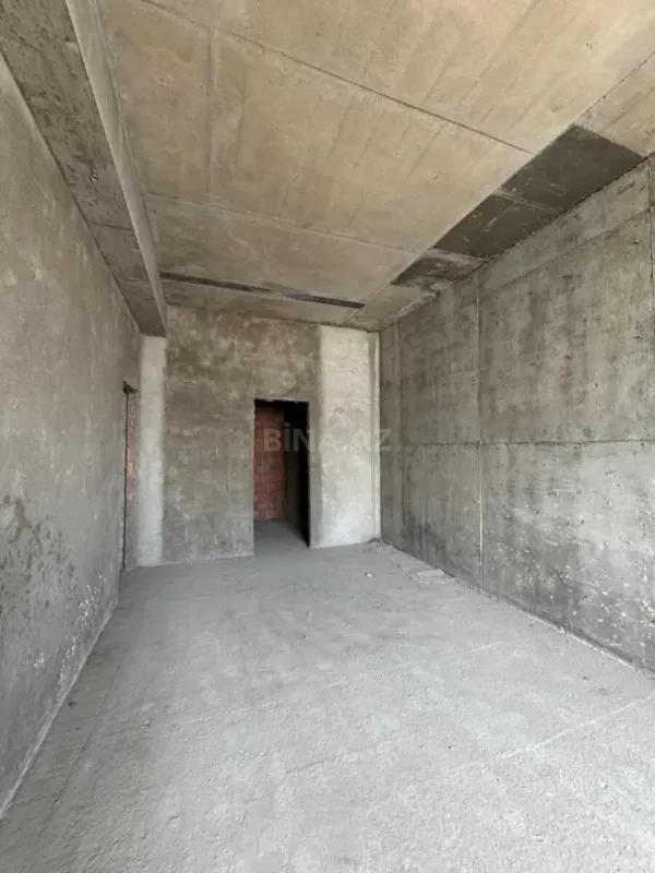 Satılır 3 otaqlı mənzil 147 m²