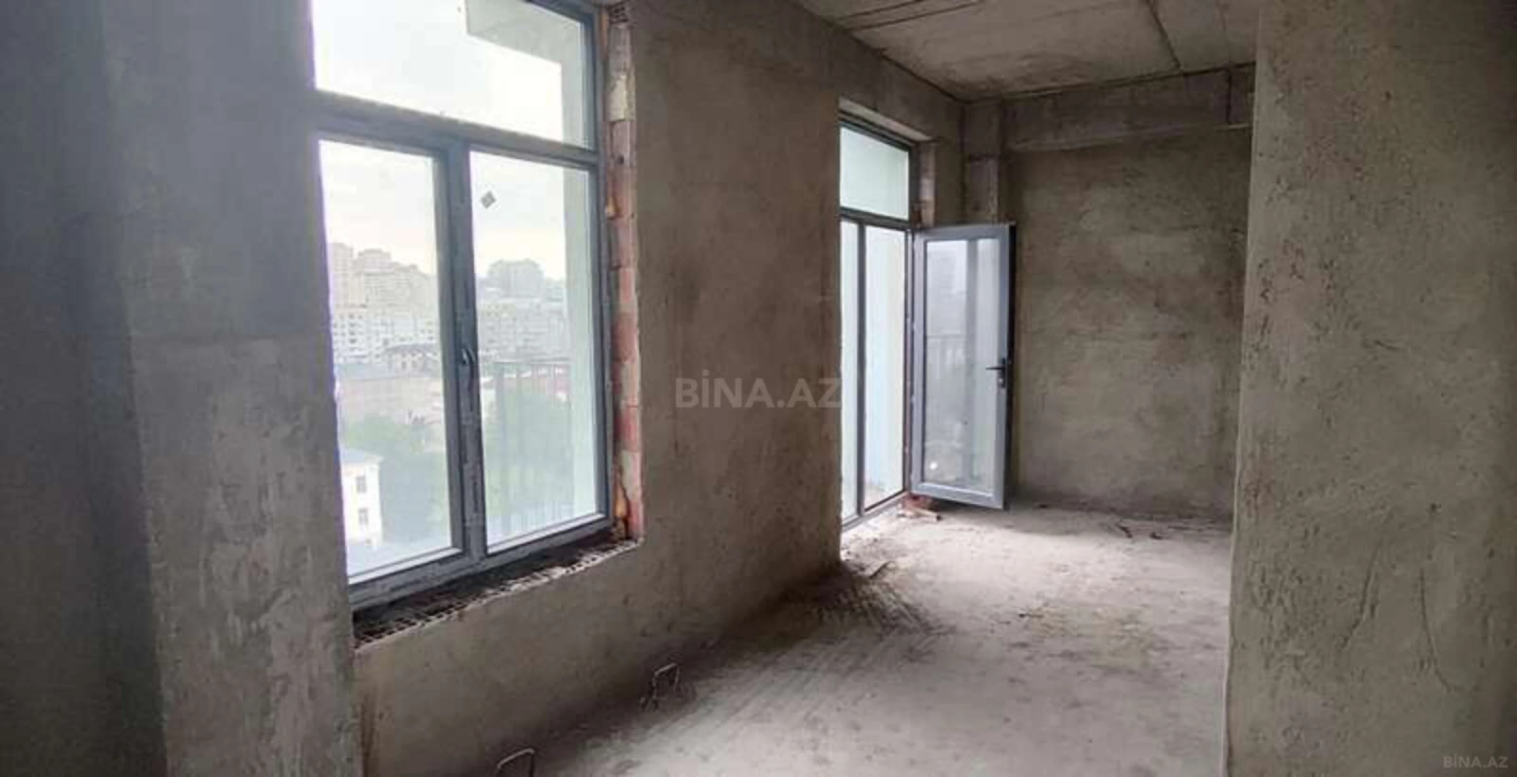 Satılır 3 otaqlı mənzil 147 m²