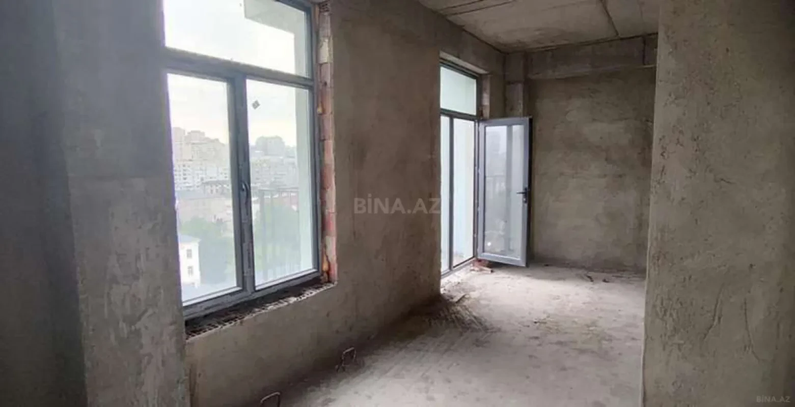 Satılır 3 otaqlı mənzil 147 m²