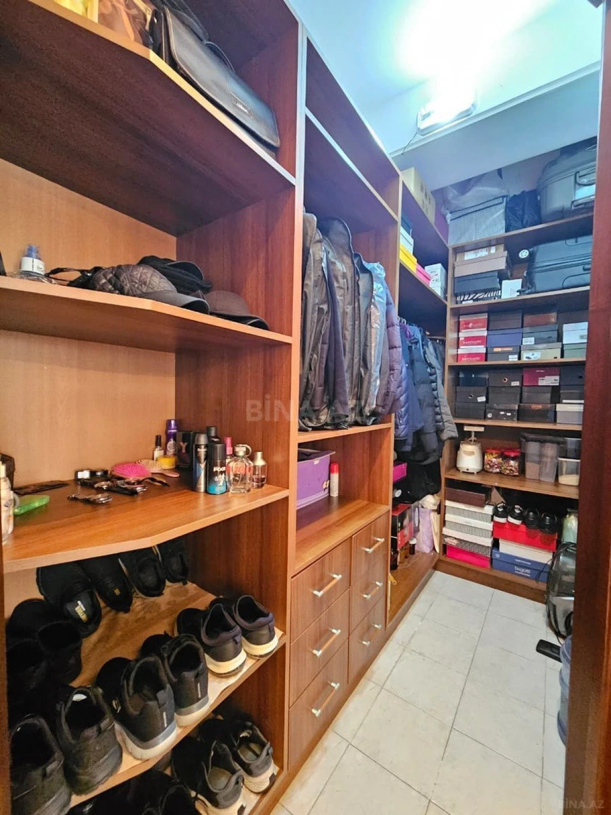 Satılır 3 otaqlı mənzil 137 m²