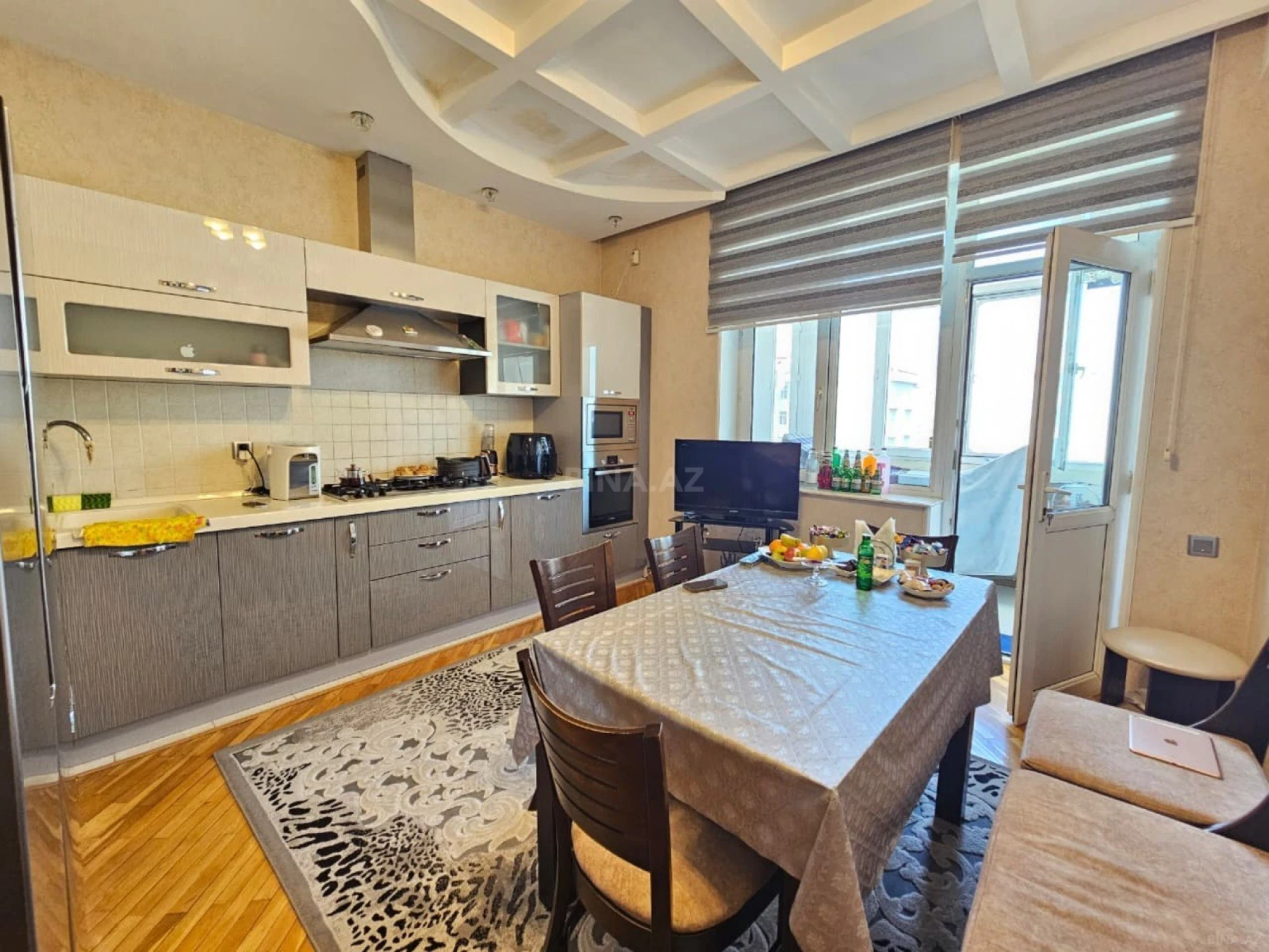 Satılır 3 otaqlı mənzil 137 m²