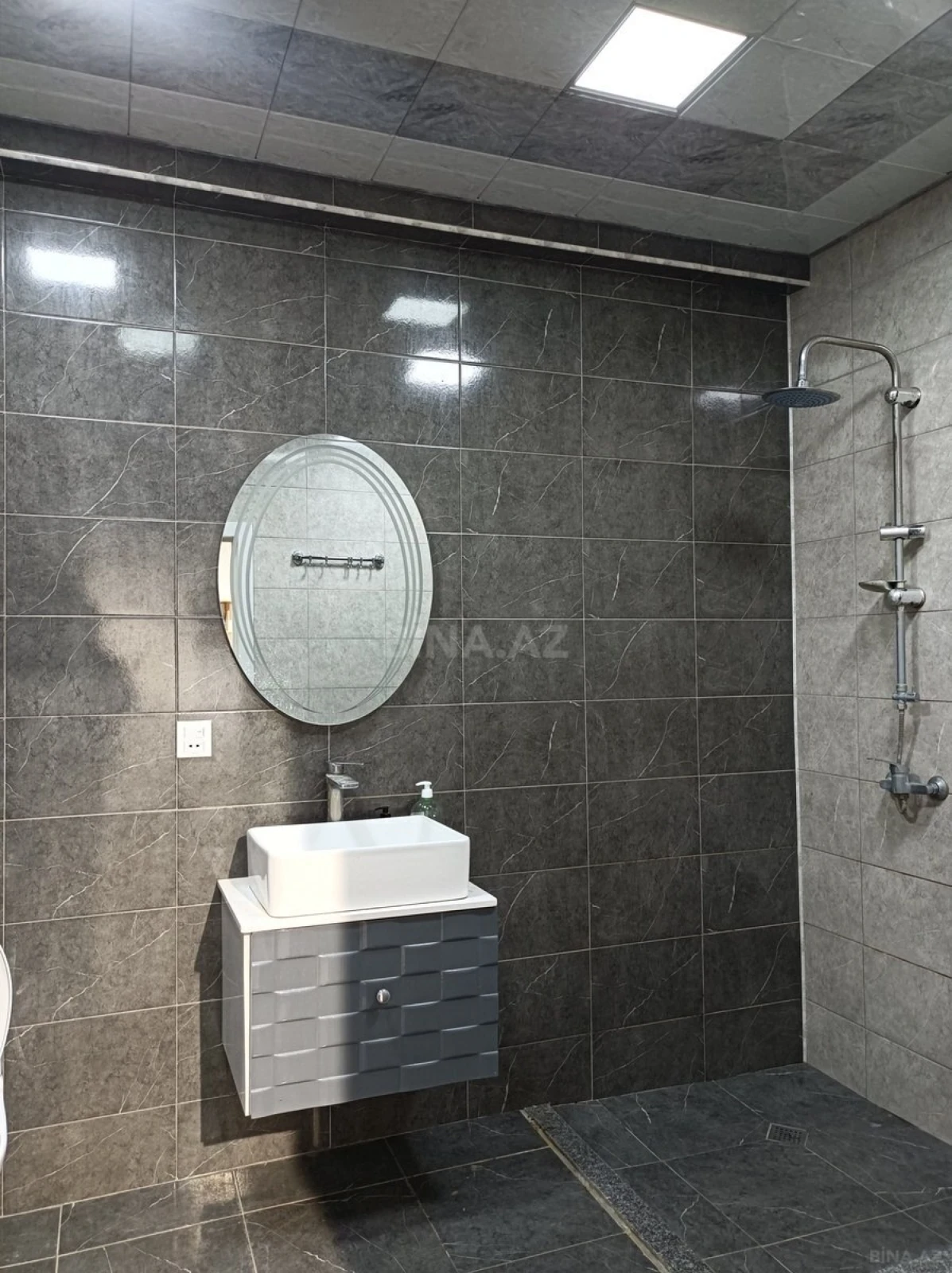Kirayə verilir 2 otaqlı mənzil 80 m²