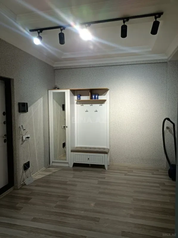 Kirayə verilir 2 otaqlı mənzil 80 m²