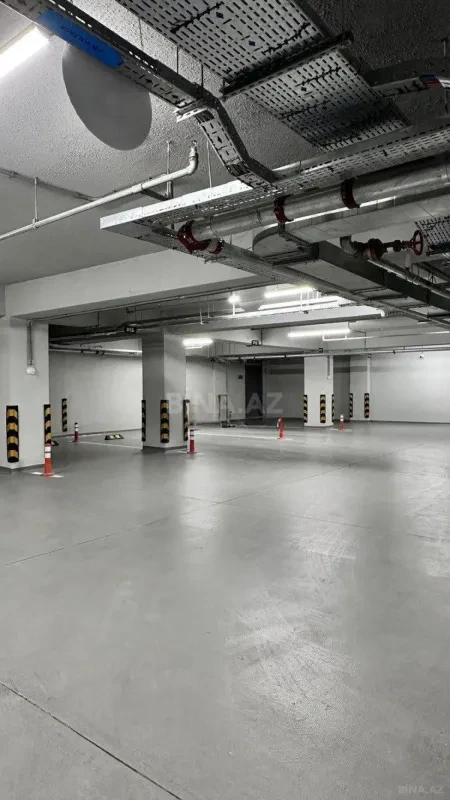 Satılır 5 otaqlı mənzil 359 m²