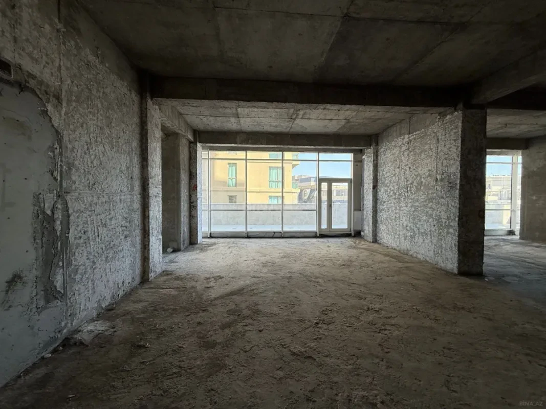 Satılır 5 otaqlı mənzil 359 m²