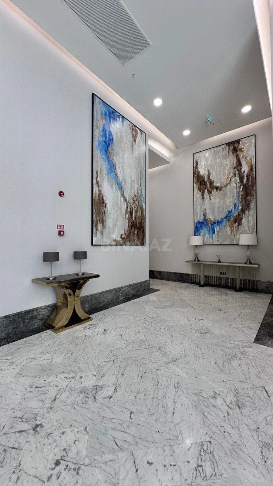 Satılır 5 otaqlı mənzil 359 m²