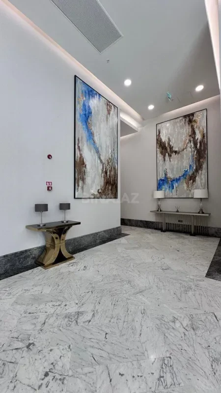 Satılır 5 otaqlı mənzil 359 m²