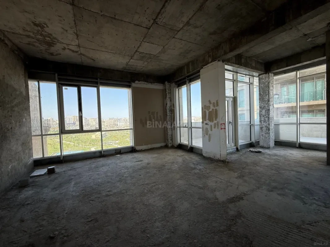 Satılır 5 otaqlı mənzil 359 m²