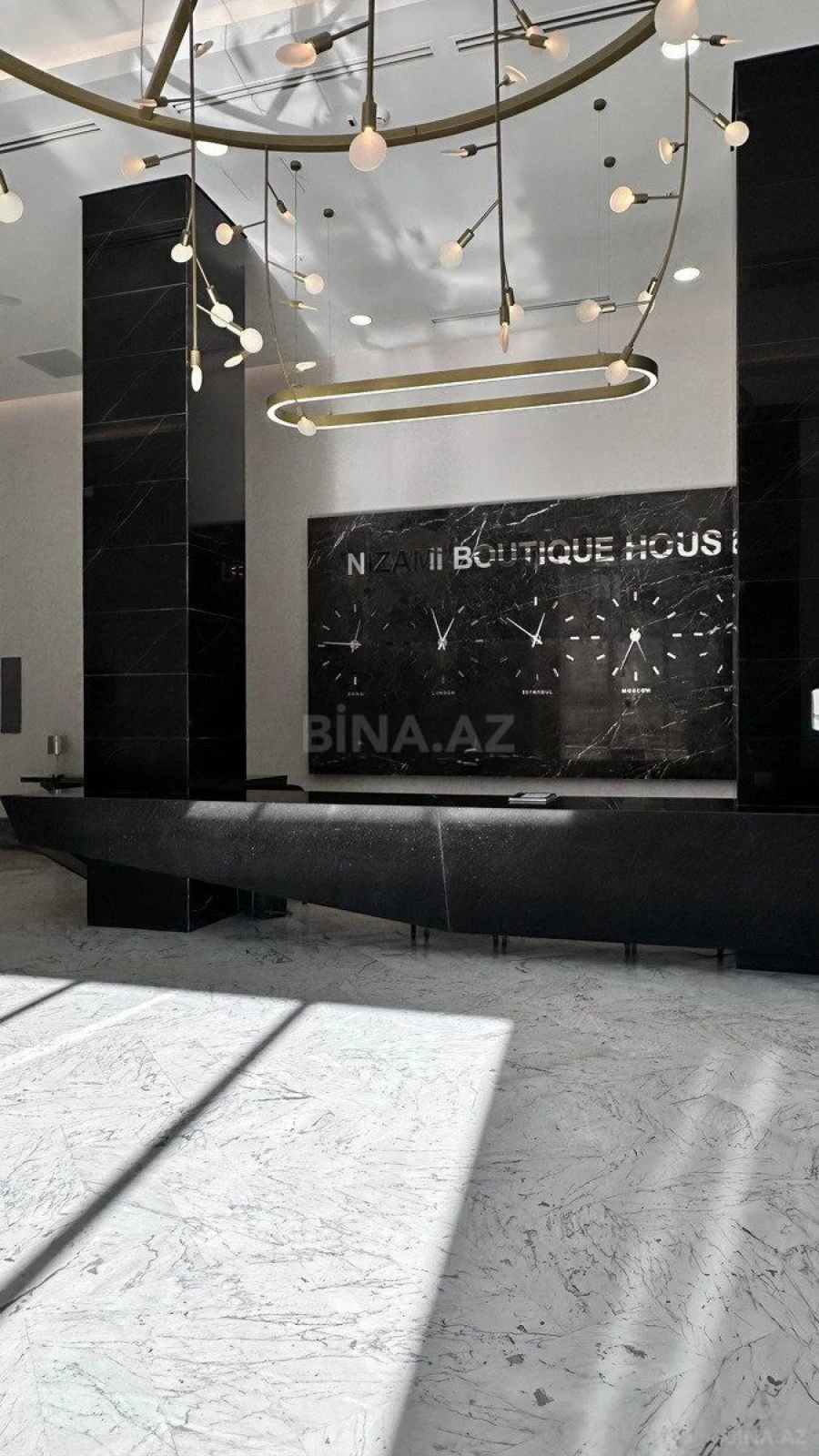 Satılır 5 otaqlı mənzil 359 m²